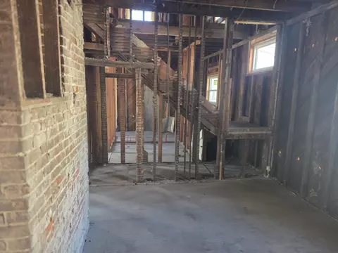 Entry Way - 1502 N Grant Ave, Springfield, MO 65803 photo 2 of 11