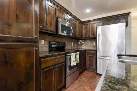 5669 W Sunflower Dr, Springfield, MO 65802 photo 9