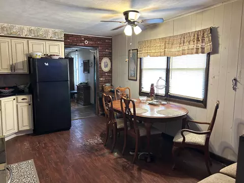 Dining - 820 2nd St, Cabool, MO 65689 photo 1 of 3
