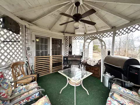 Exterior - 820 2nd St, Cabool, MO 65689 photo 8 of 9