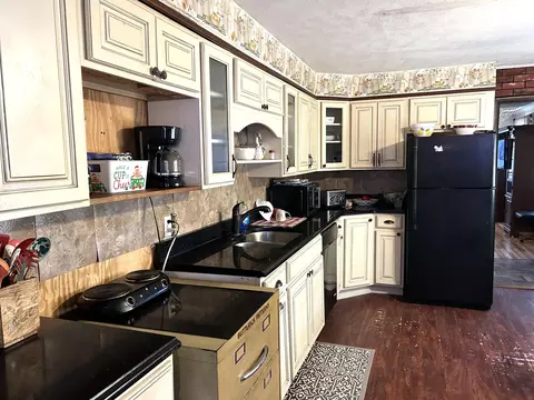 Kitchen - 820 2nd St, Cabool, MO 65689 photo 4 of 5