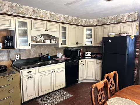 Kitchen - 820 2nd St, Cabool, MO 65689 photo 2 of 5