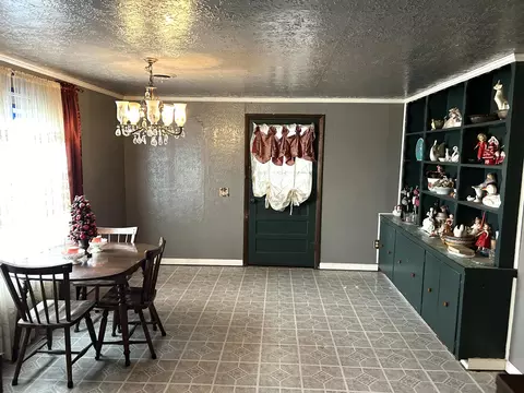 Dining - 820 2nd St, Cabool, MO 65689 photo 3 of 3