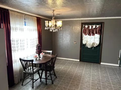 Dining - 820 2nd St, Cabool, MO 65689 photo 2 of 3