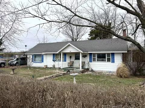 820 2nd St, Cabool, MO 65689
