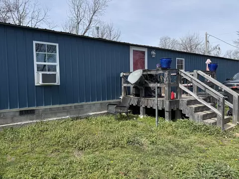 208 Cass Ave, Exeter, MO 65647