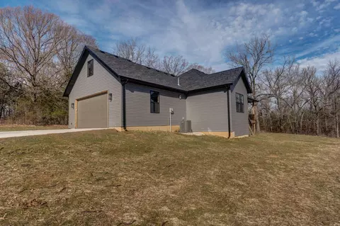 Exterior - 208 Danalia Dr, Marshfield, MO 65706 photo 5 of 10