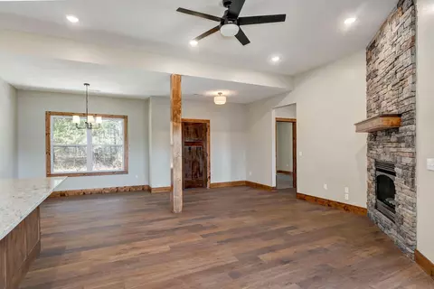 Living - 208 Danalia Dr, Marshfield, MO 65706 photo 2 of 4