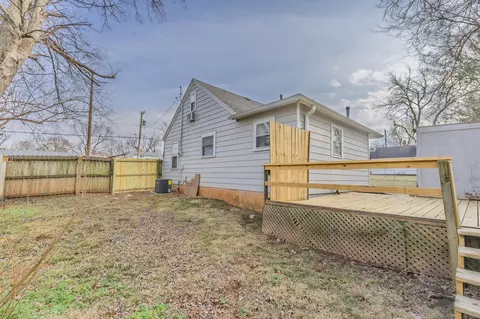 Exterior - 629 S Glenn Ave, Springfield, MO 65802 photo 7 of 8