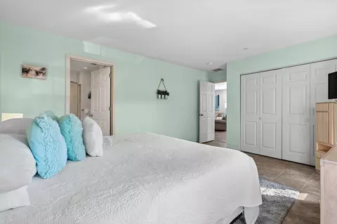 Bedroom - 710 Fall Creek Dr #2, Branson, MO 65616 photo 5 of 5