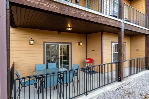 Exterior - 51 Eagles Ridge Ln #2, Branson, MO 65616 photo 4 of 8