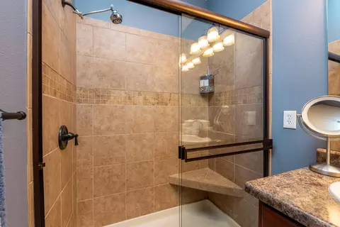 Bath - 51 Eagles Ridge Ln #2, Branson, MO 65616 photo 2 of 3