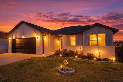 175 Sunrise Villa Dr, Branson, MO 65616