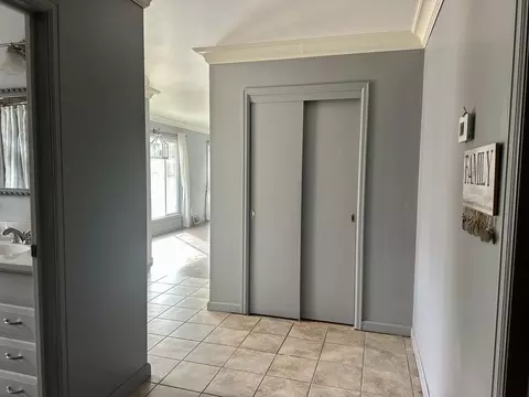 Entry Way - 904 Race St, Thayer, MO 65791 photo 2 of 2