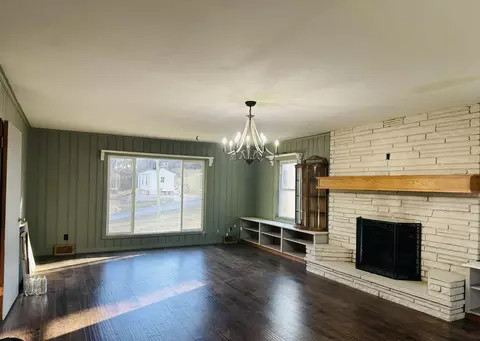 Living - 904 Race St, Thayer, MO 65791 photo 3 of 7