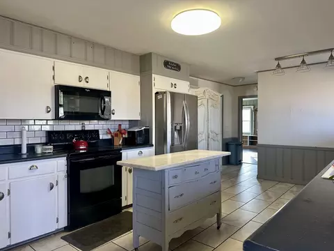 Kitchen - 904 Race St, Thayer, MO 65791 photo 1 of 5