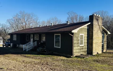 Exterior - 904 Race St, Thayer, MO 65791 photo 3 of 4