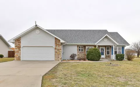 1314 E 476th Rd, Bolivar, MO 65613