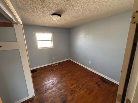 Bedroom - 208 E 4th St, Willow Springs, MO 65793 photo 3 of 6
