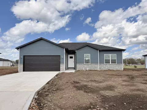 158 Maverick Dr, Mount Vernon, MO 65712