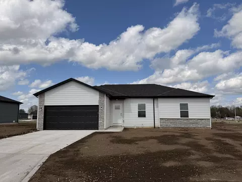 170 Maverick Dr, Mount Vernon, MO 65712