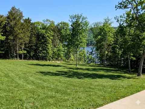 11 Tall Cedar Ln, Reeds Spring, MO 65737