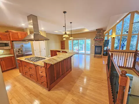 Kitchen - 233 Sidehill Dr, Ridgedale, MO 65739 photo 1 of 12