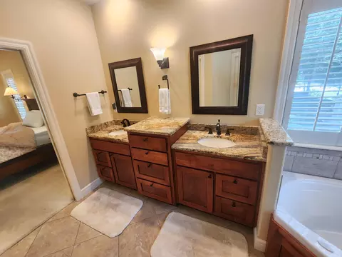 Bath - 233 Sidehill Dr, Ridgedale, MO 65739 photo 2 of 11