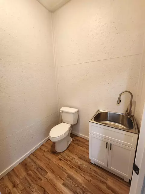 Bath - 233 Sidehill Dr, Ridgedale, MO 65739 photo 11 of 11