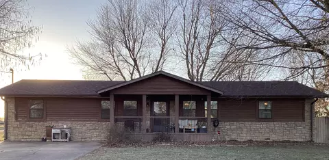 1503 N Hovis St, Mountain Grove, MO 65711