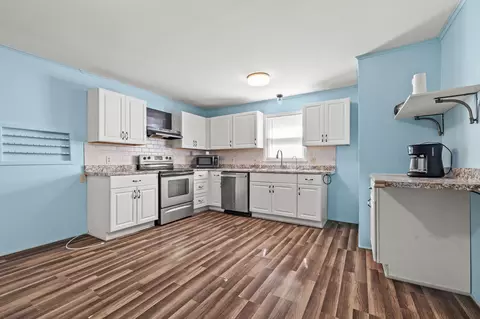 Kitchen - 2643 W Walnut St, Springfield, MO 65806 photo 1 of 2
