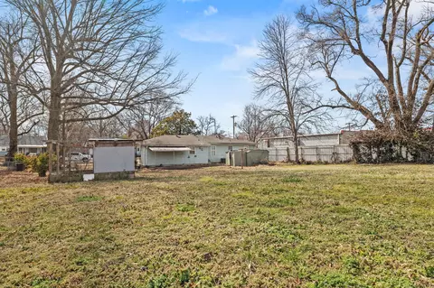 Exterior - 2643 W Walnut St, Springfield, MO 65806 photo 8 of 8