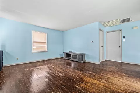 Living - 2643 W Walnut St, Springfield, MO 65806 photo 5 of 5