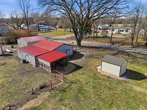 Exterior - 1382 Mo-99, Birch Tree, MO 65438 photo 1 of 10