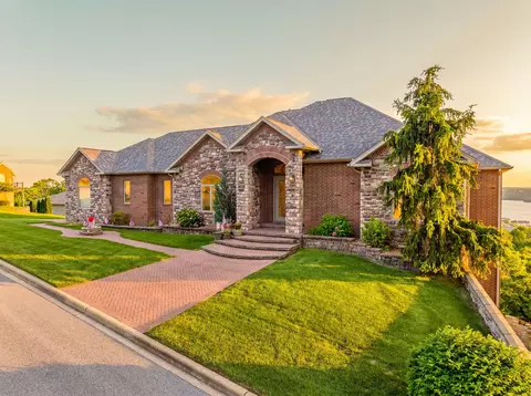 295 Split Rock Dr, Hollister, MO 65672