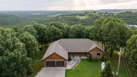2130 Carlton Rd, Hollister, MO 65672
