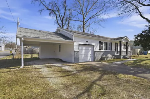 302 S 8th St, Ozark, MO 65721 photo 2