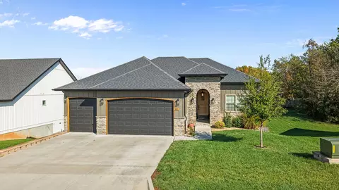 811 E Rainey St, Ozark, MO 65721 photo 2