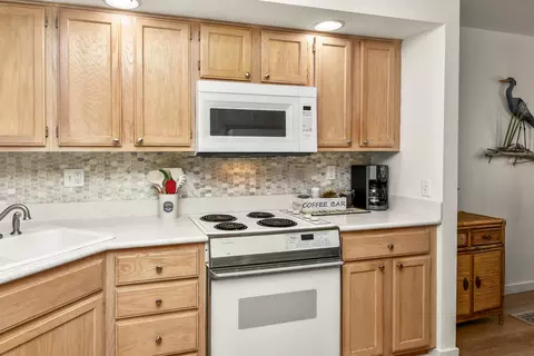 Kitchen - 149 The Blfs UNIT 1, Branson, MO 65616 photo 2 of 4