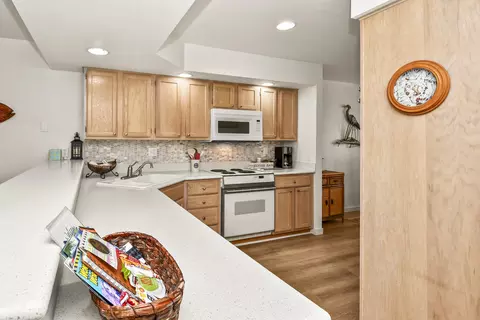 Kitchen - 149 The Blfs UNIT 1, Branson, MO 65616 photo 3 of 4