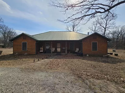 8233 Alamo Ln, Seneca, MO 64865