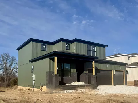 Exterior - 118 E Acacia Cir, Clever, MO 65631 photo 2 of 3