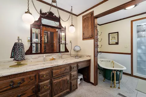Bath - 3060 W Ellison Dr, Springfield, MO 65810 photo 1 of 6
