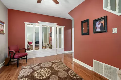 Entry Way - 3060 W Ellison Dr, Springfield, MO 65810 photo 2 of 4