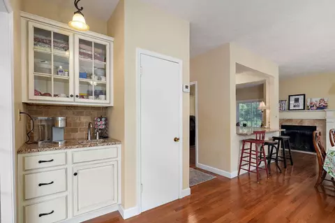 Kitchen - 3060 W Ellison Dr, Springfield, MO 65810 photo 6 of 7