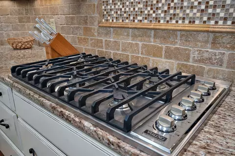 Kitchen - 3060 W Ellison Dr, Springfield, MO 65810 photo 4 of 7