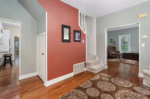 Entry Way - 3060 W Ellison Dr, Springfield, MO 65810 photo 3 of 4