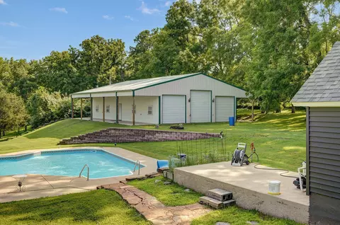Exterior - 3060 W Ellison Dr, Springfield, MO 65810 photo 2 of 34