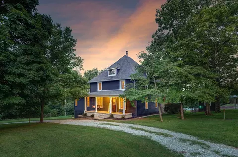 3060 W Ellison Dr, Springfield, MO 65810