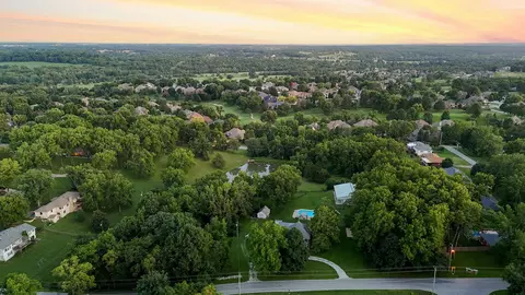 View/Area - 3060 W Ellison Dr, Springfield, MO 65810 photo 2 of 7